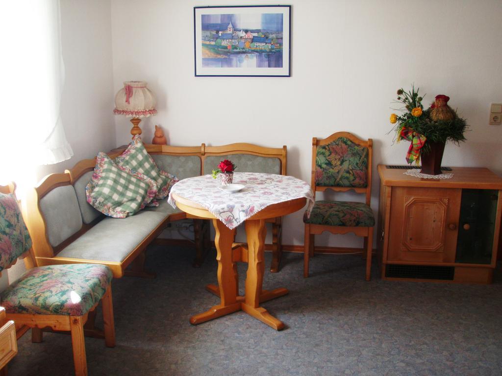 Dreischlaeger Hof Hotel Neustadt  Ruang foto